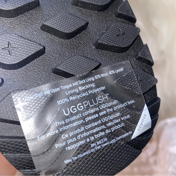 UGG 🖤 boots New in box - Picture 13 of 14